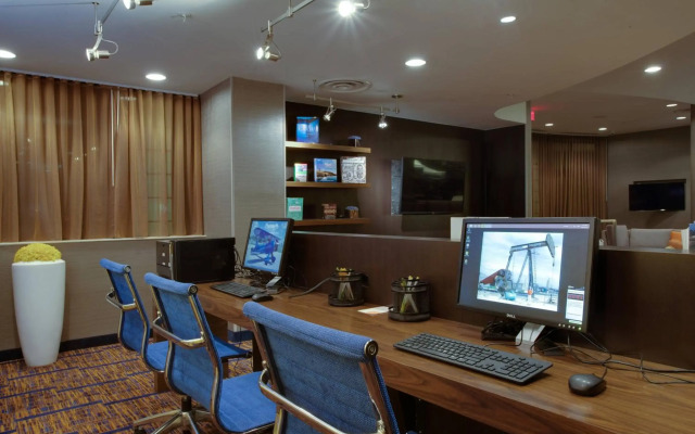Courtyard by Marriott Republic Aprt Long Island/Farmingdale