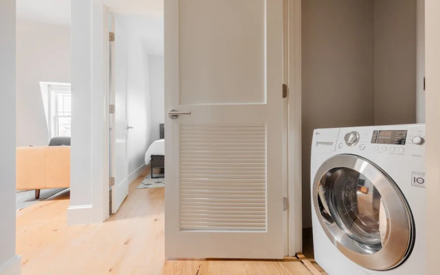 Oakwood At 234 Newbury