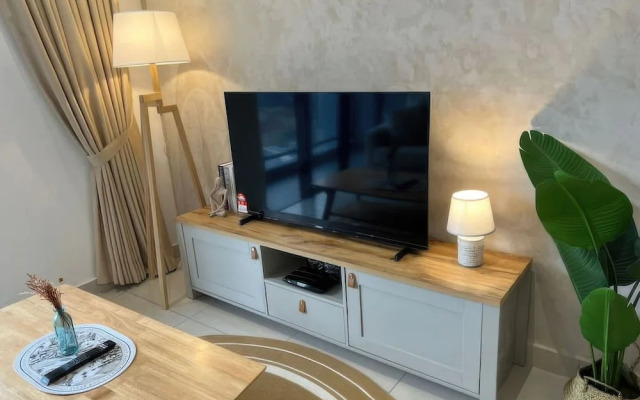 Trion Residence by Emily in Town