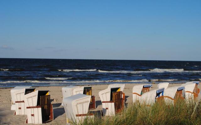 Strandvilla Gudrun zur Meerseite mit Balkon