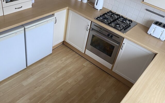Gorgeous 2-bed Apt in Leafy Richmond!