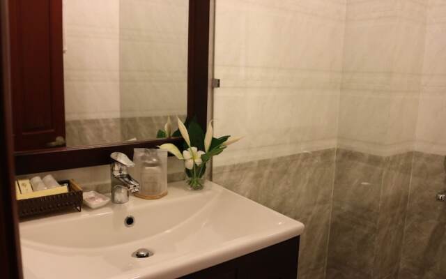Nhi Trung Hotel