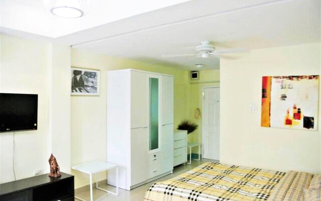 Spanish place central Pattaya great location for nightlife