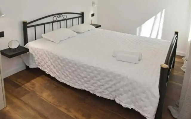 Luxury Slatine Apartments With Terrace and Garden