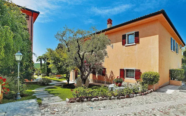 Residence La Filanda in Costermano Near Centre