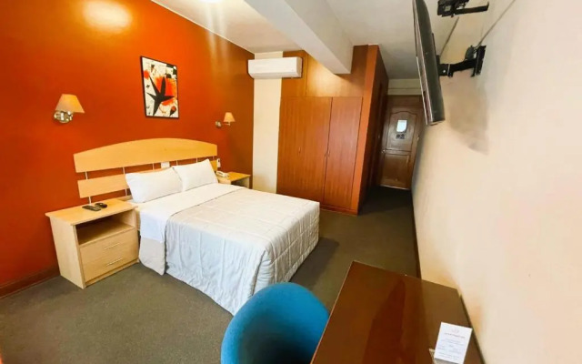 Javier Prado Inn
