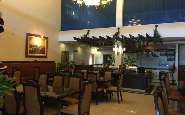 Alona Kew White Beach Resort