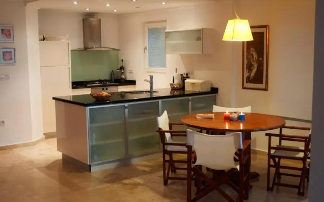 Hideaway Penthouse Apartment