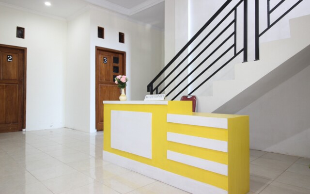 RedDoorz near UGM 3