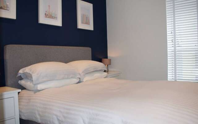 Modern Edinburgh Flat Close to City Centre
