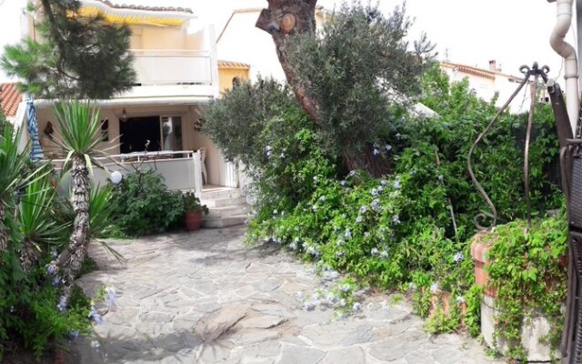 House With 4 Bedrooms in Sainte-marie, With Enclosed Garden - 400 m Fr