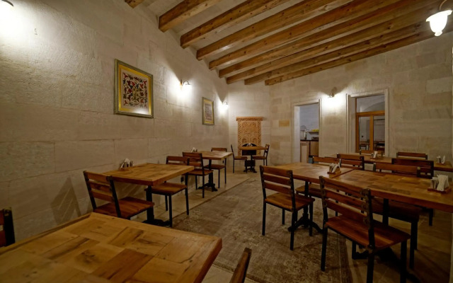 Design Cave Hotel