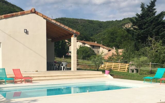 Modern Villa in Thueyts with Swimming Pool