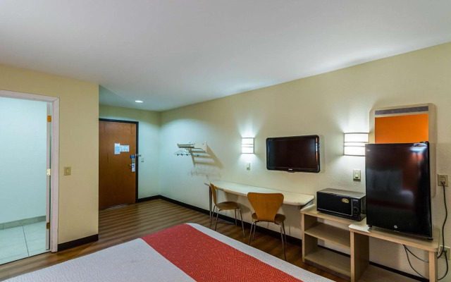 Motel 6 Urbana, IL