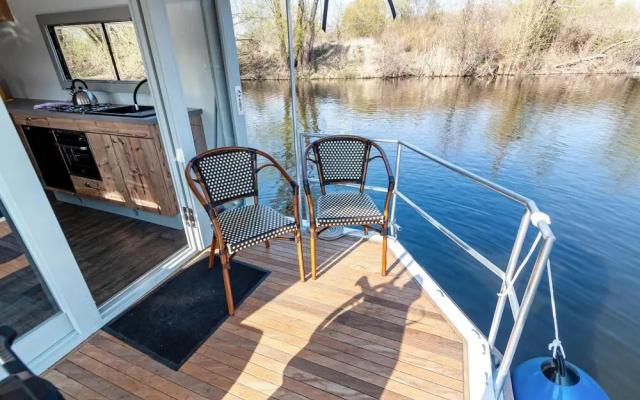 Amazing Ship/boat in Hennigsdorf With 1 Bedrooms