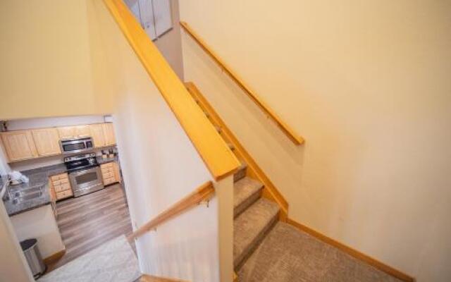 Gateway Mountain Lodge by Bighorn Rentals