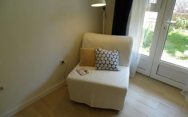 Job studio apartments