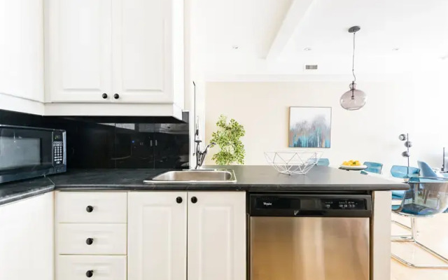 Bright 3BR in Church Yonge Corridor by Sonder