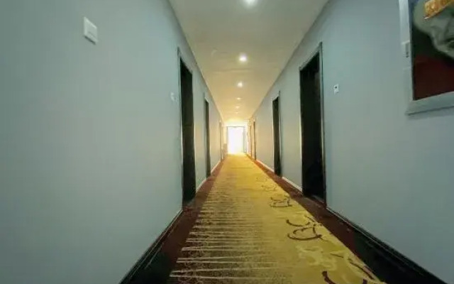 Junggar Furry Hotel