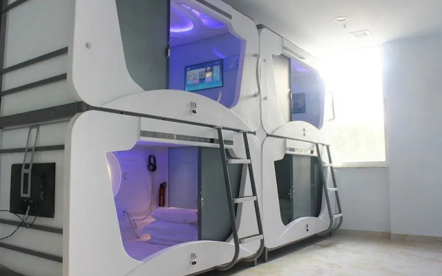 Star Whisper Spacecraft Hotel