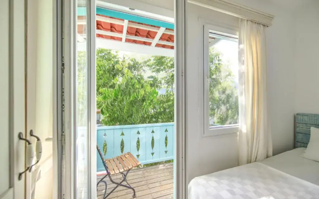 Kefi Beach and Suites