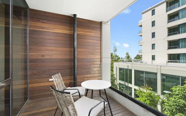 Edgewater 207