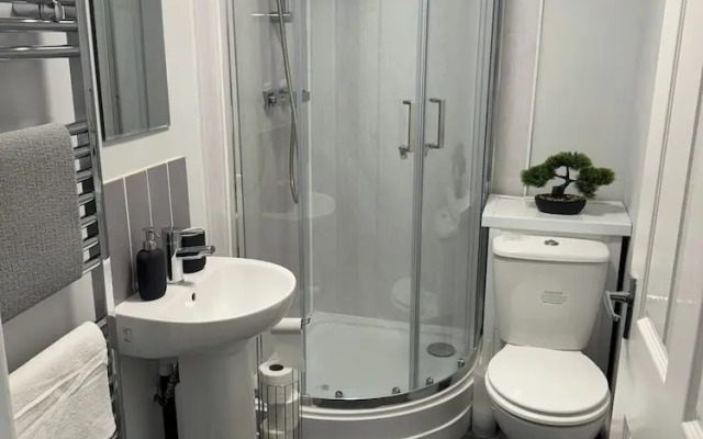 4 Bed Apartment in Warwick