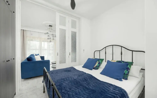 Warsaw Apartment by Renters Prestige