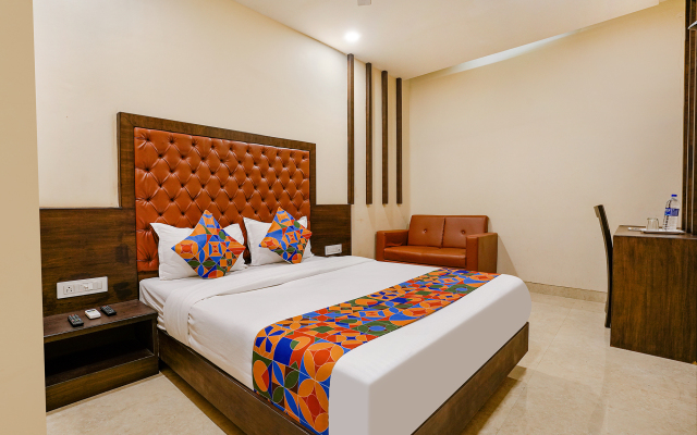 Fabhotel Vertigo Suite