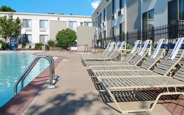 Spark by Hilton Hummelstown Hershey