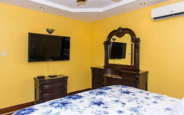 Kingston Luxury Family Retreat