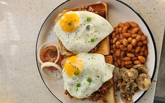 Boulders Blue Bed and Breakfast