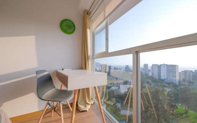 Modern 1 BR Barranco Apartment High Floor