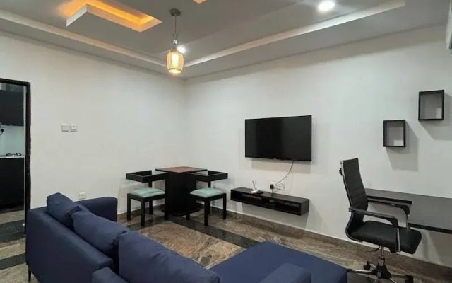 Zinq Bridge Aparments