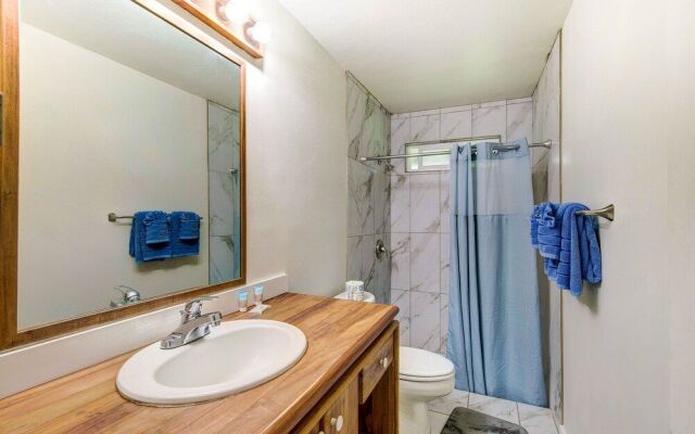 Hale Kamalani 3 Bedroom Home by RedAwning