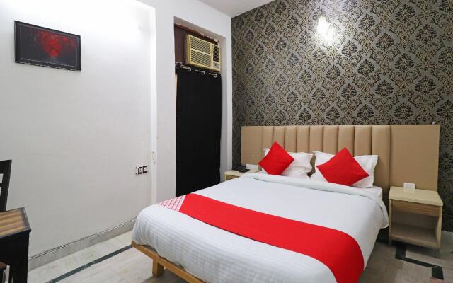 OYO 37801 Hotel Welcome