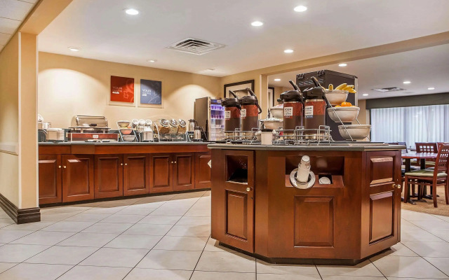 Comfort Inn & Suites Somerset - New Brunswick