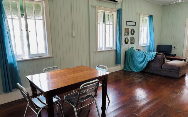 Mossman Exchange & Backpacker Resort