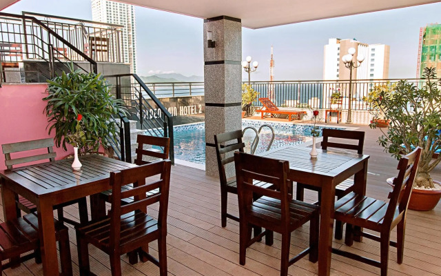 Golden Rain 2 Hotel