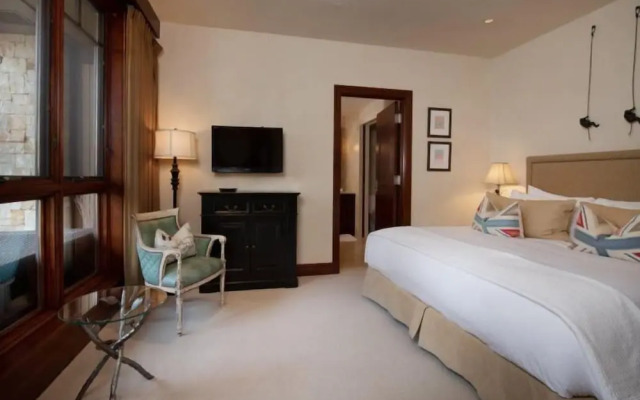 Platinum Vail Solaris 3 Bedroom Vacation Rental Set at the Base of the Mountain Just Steps From the Gondola