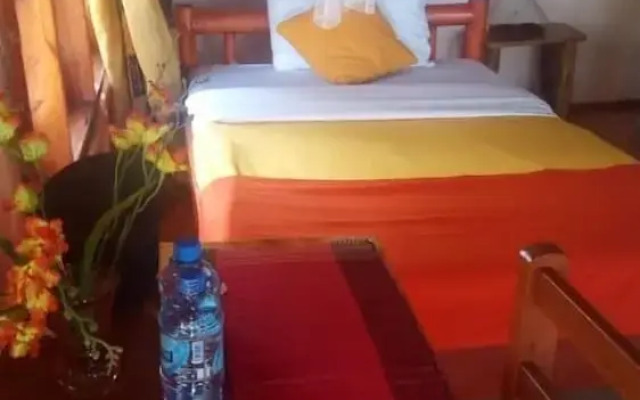 Kazinga channel lodge