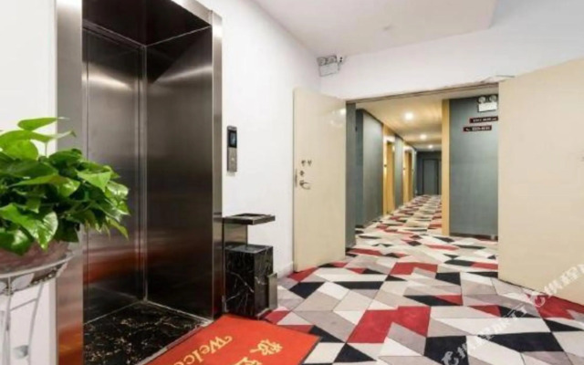 Shangkeyou Hotel(Dayanta Subway entrance)