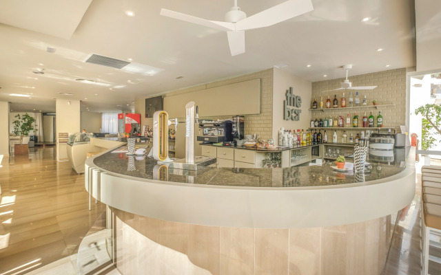 Отель Cabot Cap de Mar