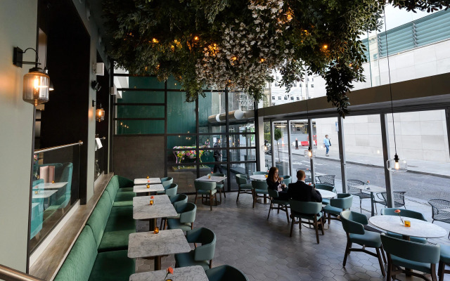 Apex City of London Hotel