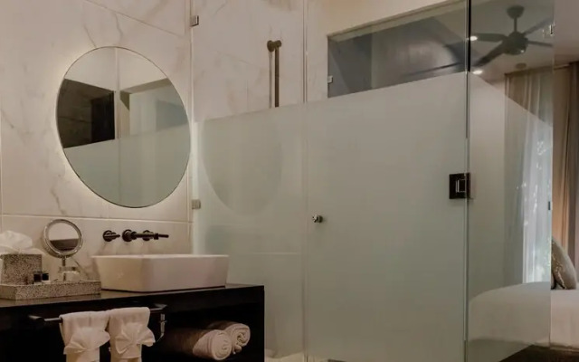 2 Bedroom Luxury Suite 201