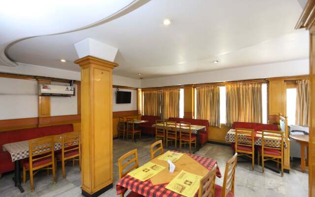 Oyo 15097 Hotel Sathyam
