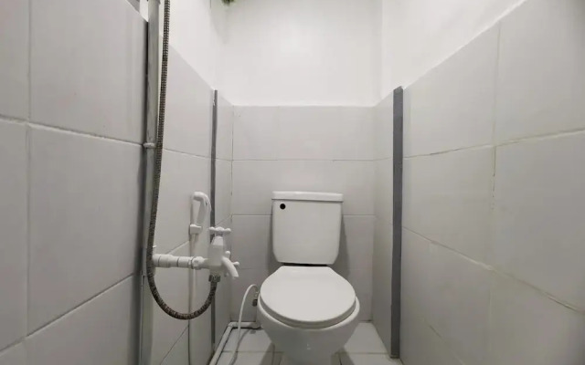 Resort’s Side Hostel near Shangrila