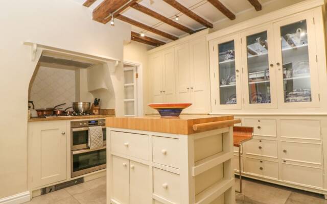 4 Maidens Row