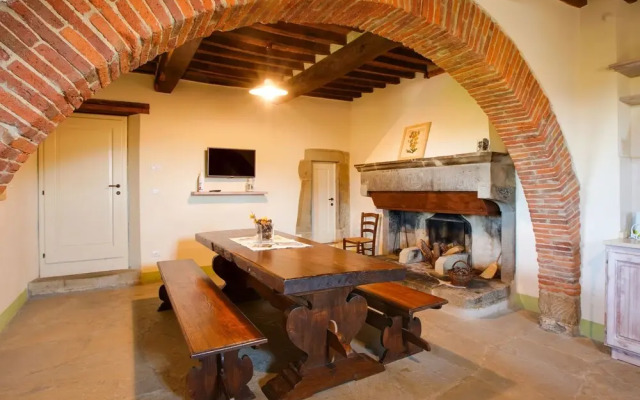 Cozy Holiday Home in Anghiari Italy With Pool
