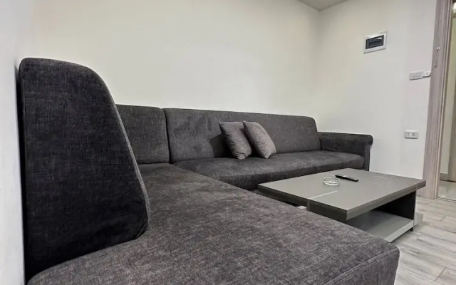 Privet Apartment 37 for Three Near Downtown Kh&sh
